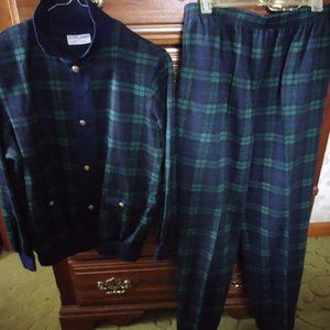 New Condition Alfred Dunner Vintage Green and Blue Plaid Sweater and Pant Set S